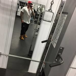 Meet your Posher, Dustin